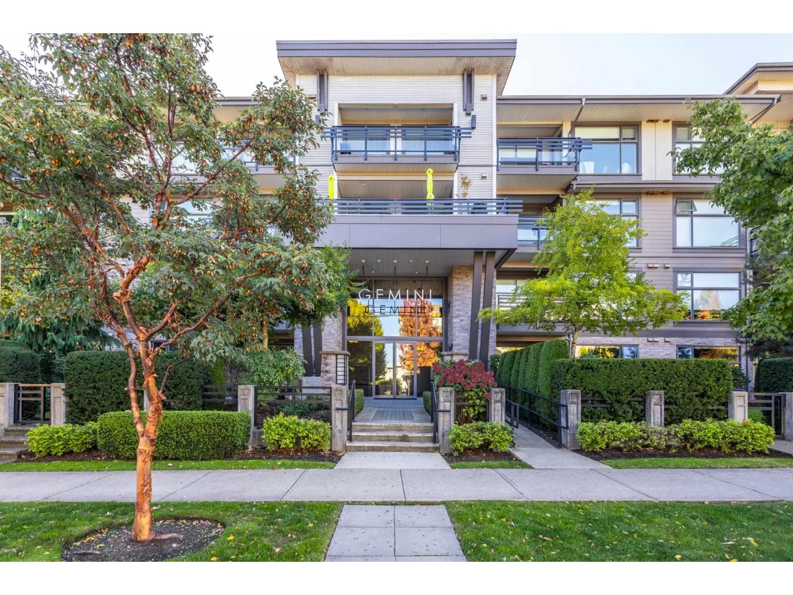 Apartment for rent: 105 15336 17a Avenue, Surrey, British Columbia V4A 1V3