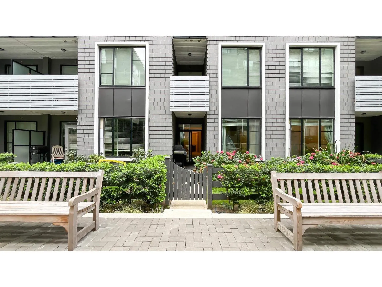 Apartment for rent: 105 15825 85 Avenue, Surrey, British Columbia V4N 6W9