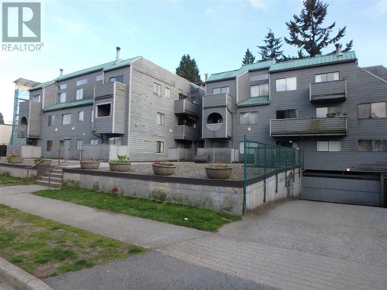 Apartment for rent: 105 1948 Coquitlam Avenue, Port Coquitlam, British Columbia V3E 0B2