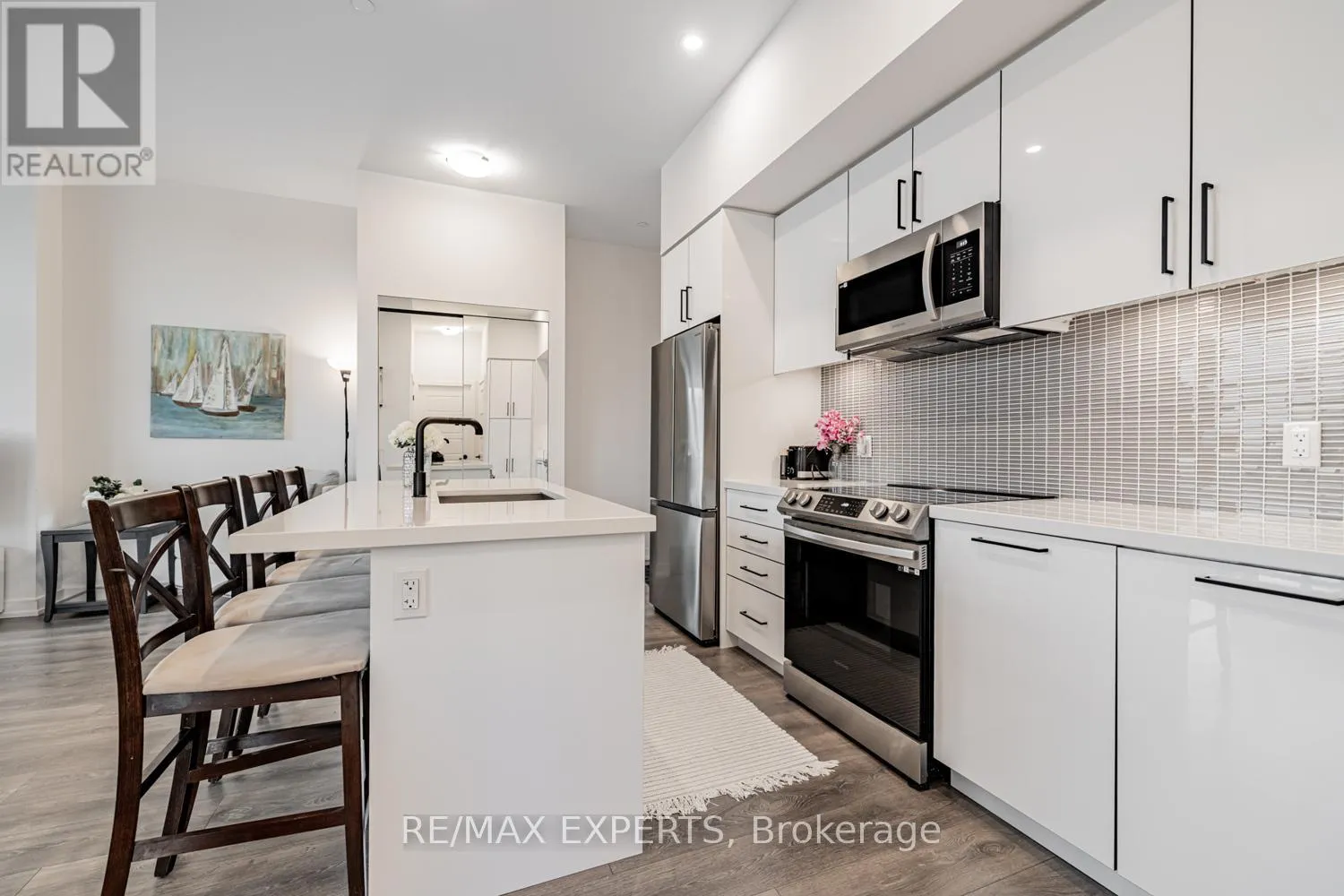 Apartment for rent: 105 - 415 Sea Ray Avenue, Innisfil, Ontario L9S 0R5