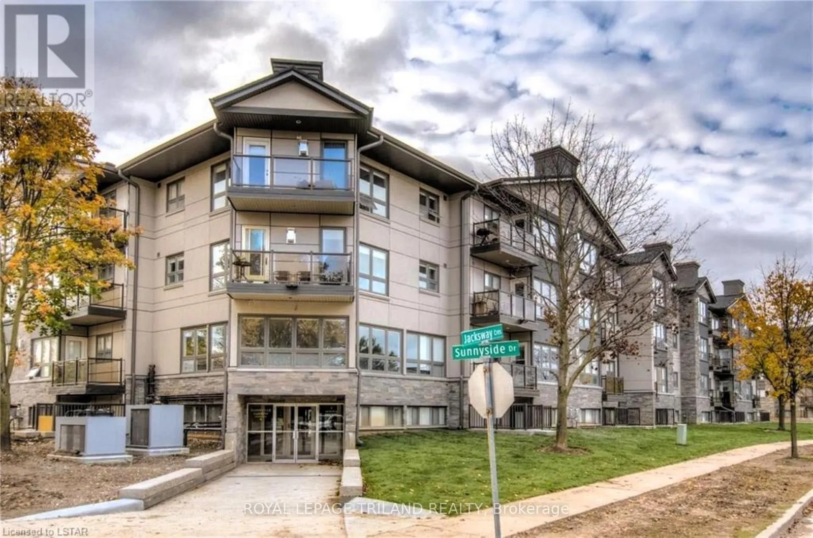 Apartment for rent: 105 - 5 Jacksway Crescent, London North, Ontario N5X 3T6