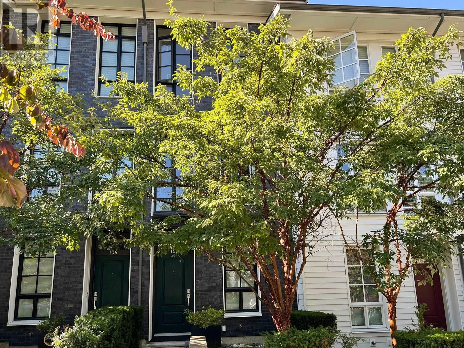 Row / Townhouse for rent: 105 548 Foster Avenue, Coquitlam, British Columbia V3J 0E2