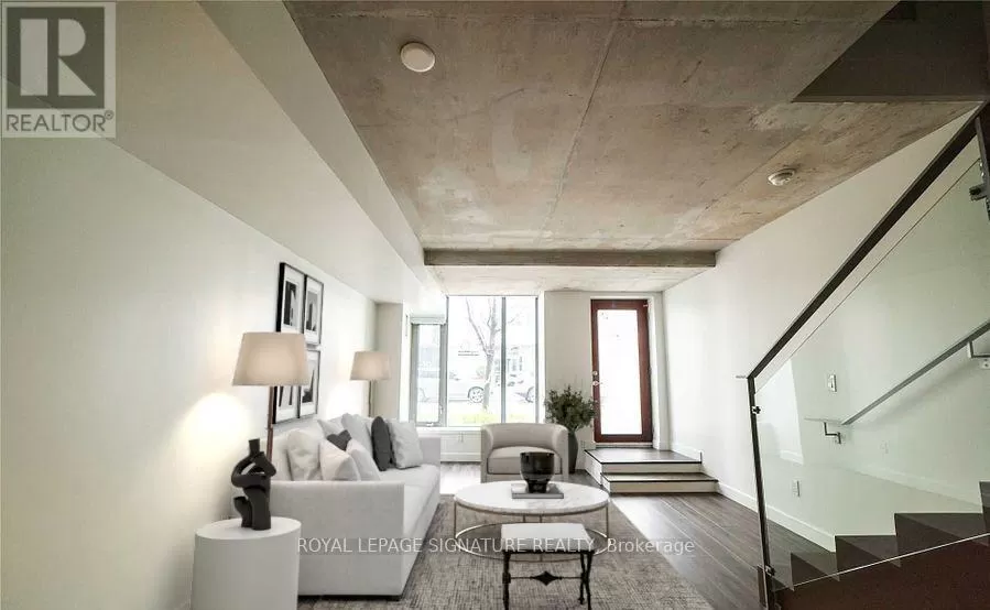 Apartment for rent: 105 - 55 Stewart Street, Toronto, Ontario M5V 2V1