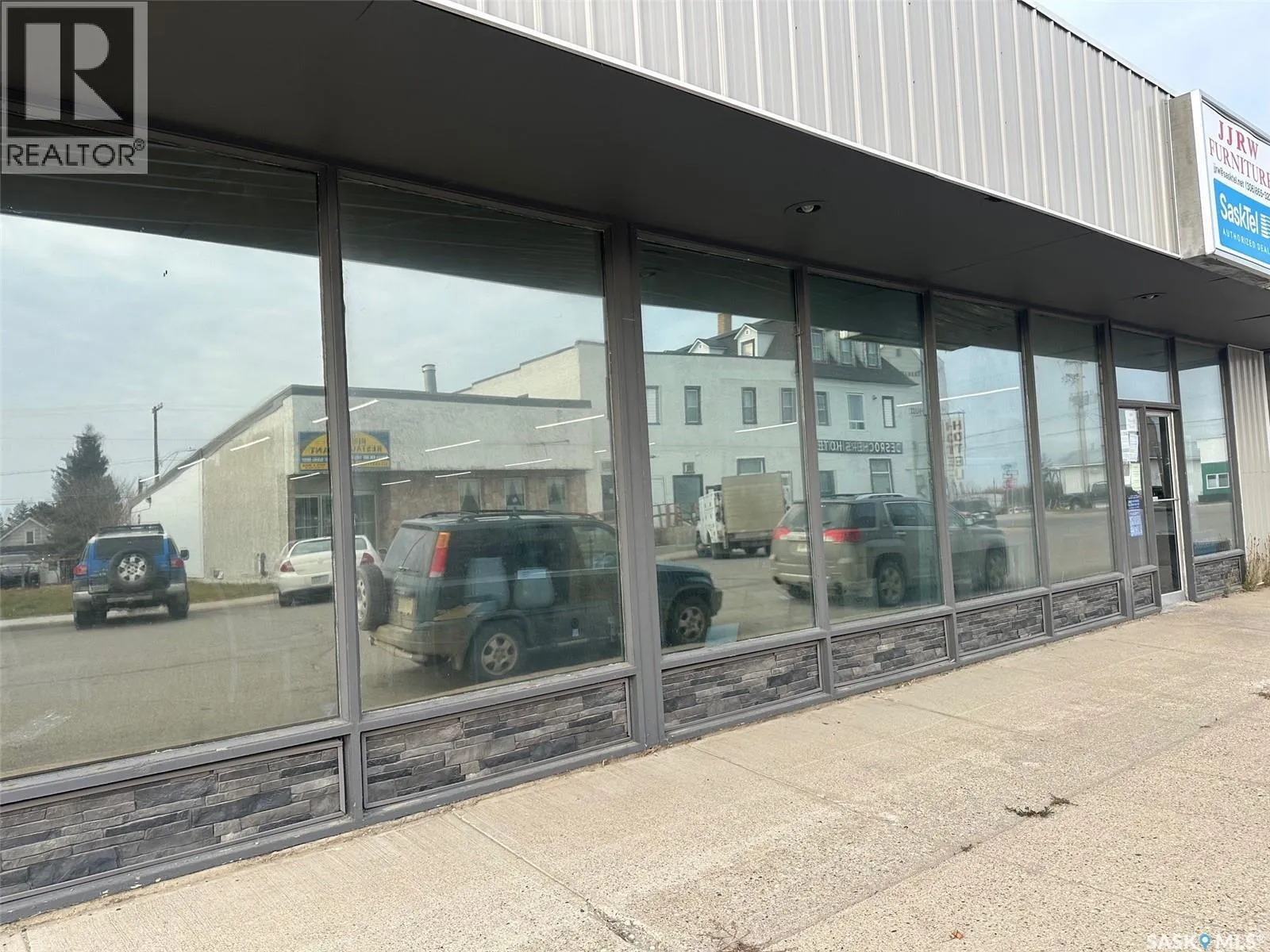 Warehouse for rent: 105 Churchill Street, Hudson Bay, Saskatchewan S0E 0Y0