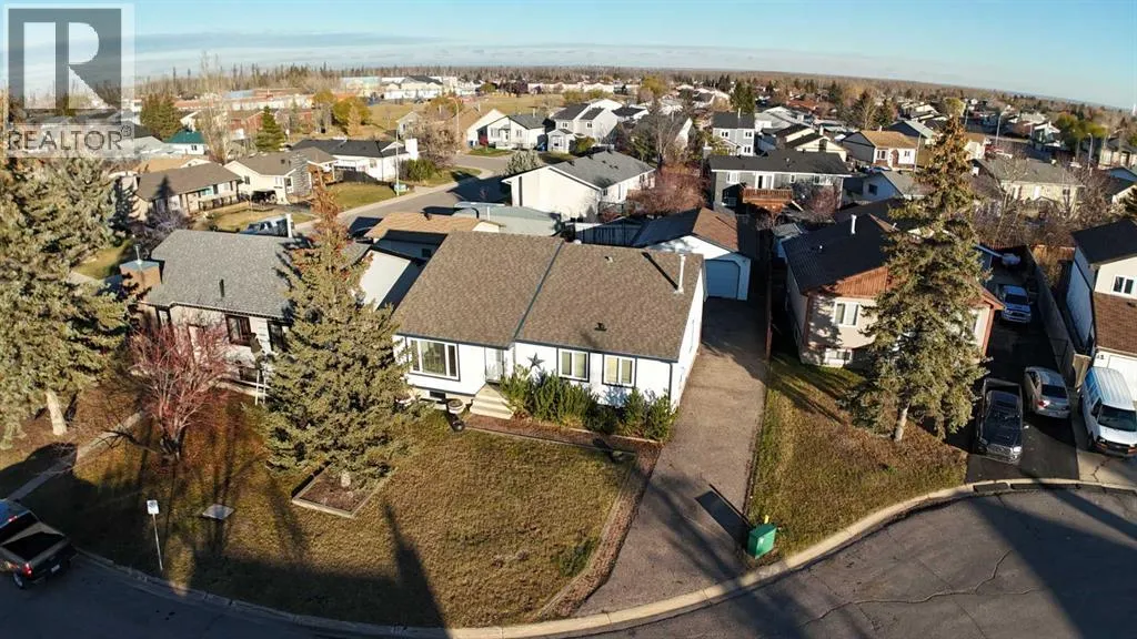 House for rent: 105 Farrell Cove, Fort McMurray, Alberta T9K 1N9