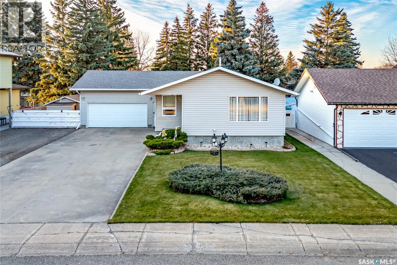 House for rent: 105 Lancaster Street, Melfort, Saskatchewan S0E 1A0