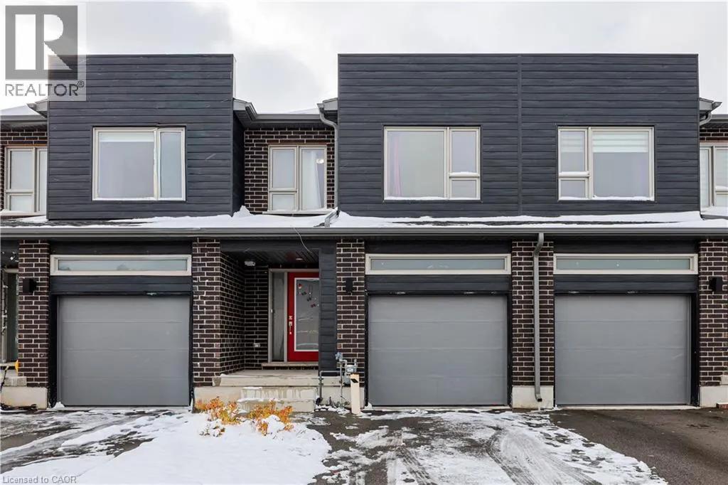 Row / Townhouse for rent: 105 Pony Way, Kitchener, Ontario N2R 0R8