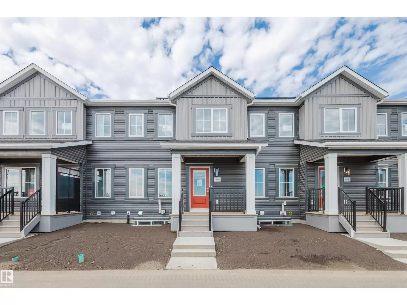 Row / Townhouse for rent: 1050 Hearthstone Bv, Sherwood Park, Alberta T6H 5E5