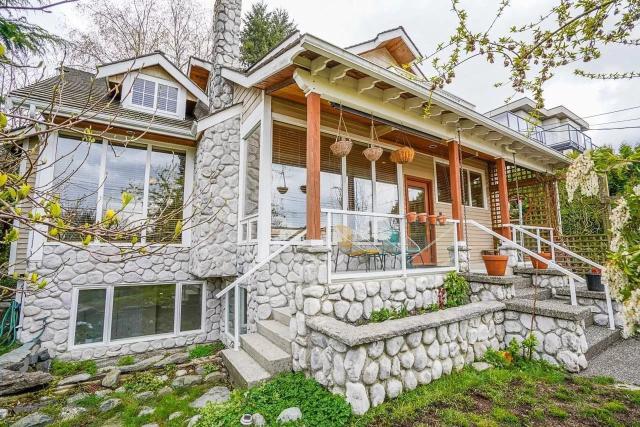 House for rent: 10500 125a Street, Surrey, British Columbia V3V 5A3