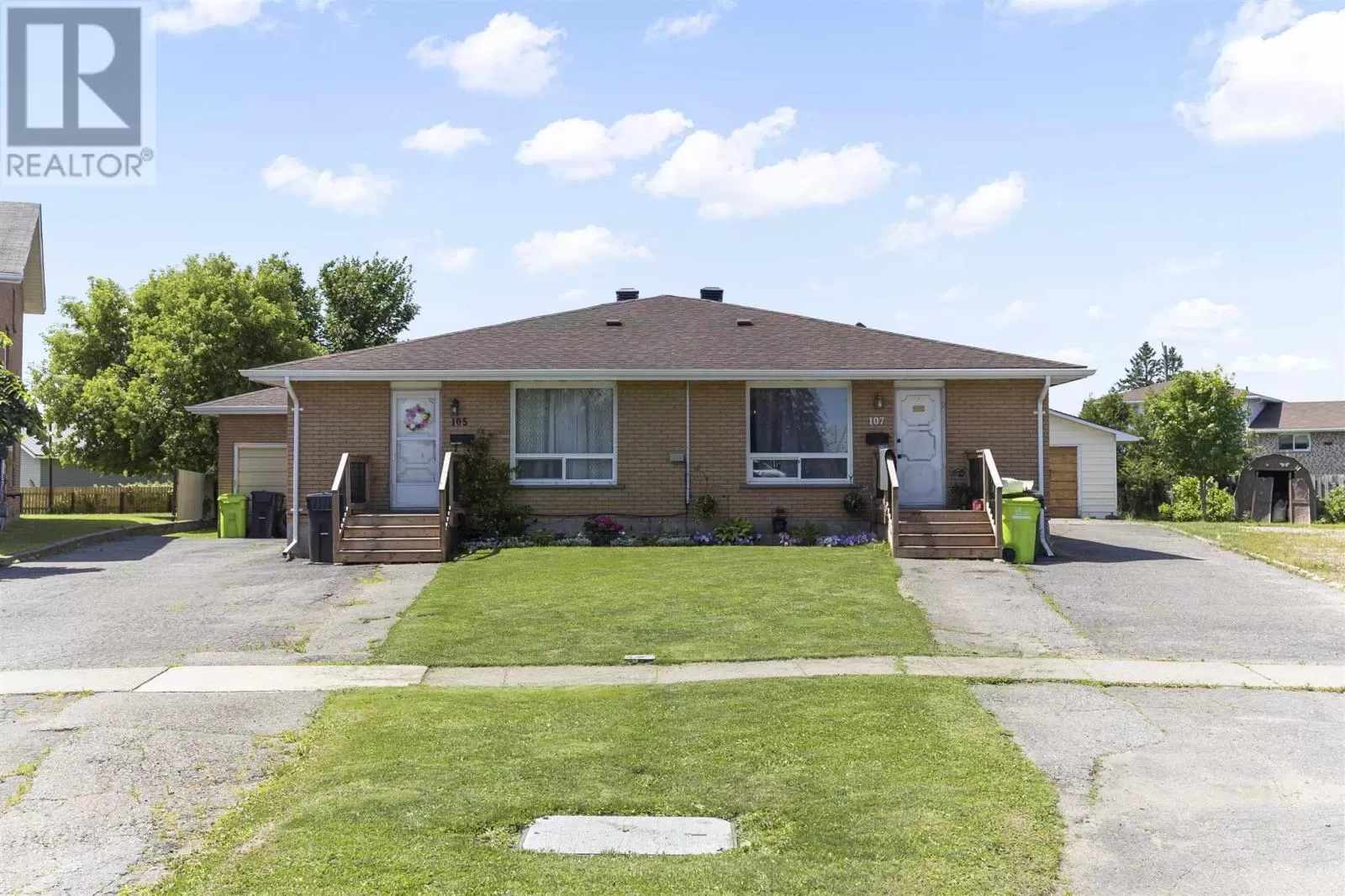 Multi-Family for rent: 105-107 Pozzebon Cres, Sault Ste. Marie, Ontario P6C 6B4