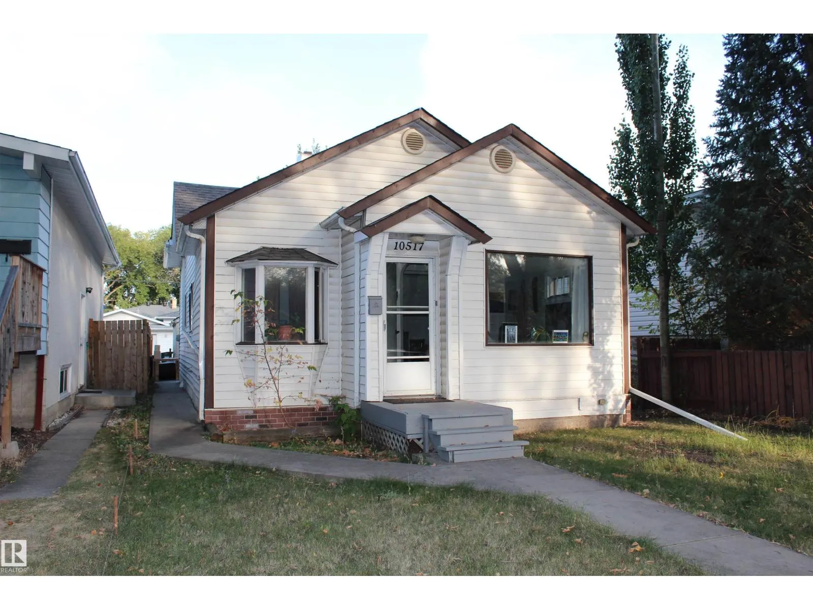 House for rent: 10517 82 St Nw, Edmonton, Alberta T6A 3M9