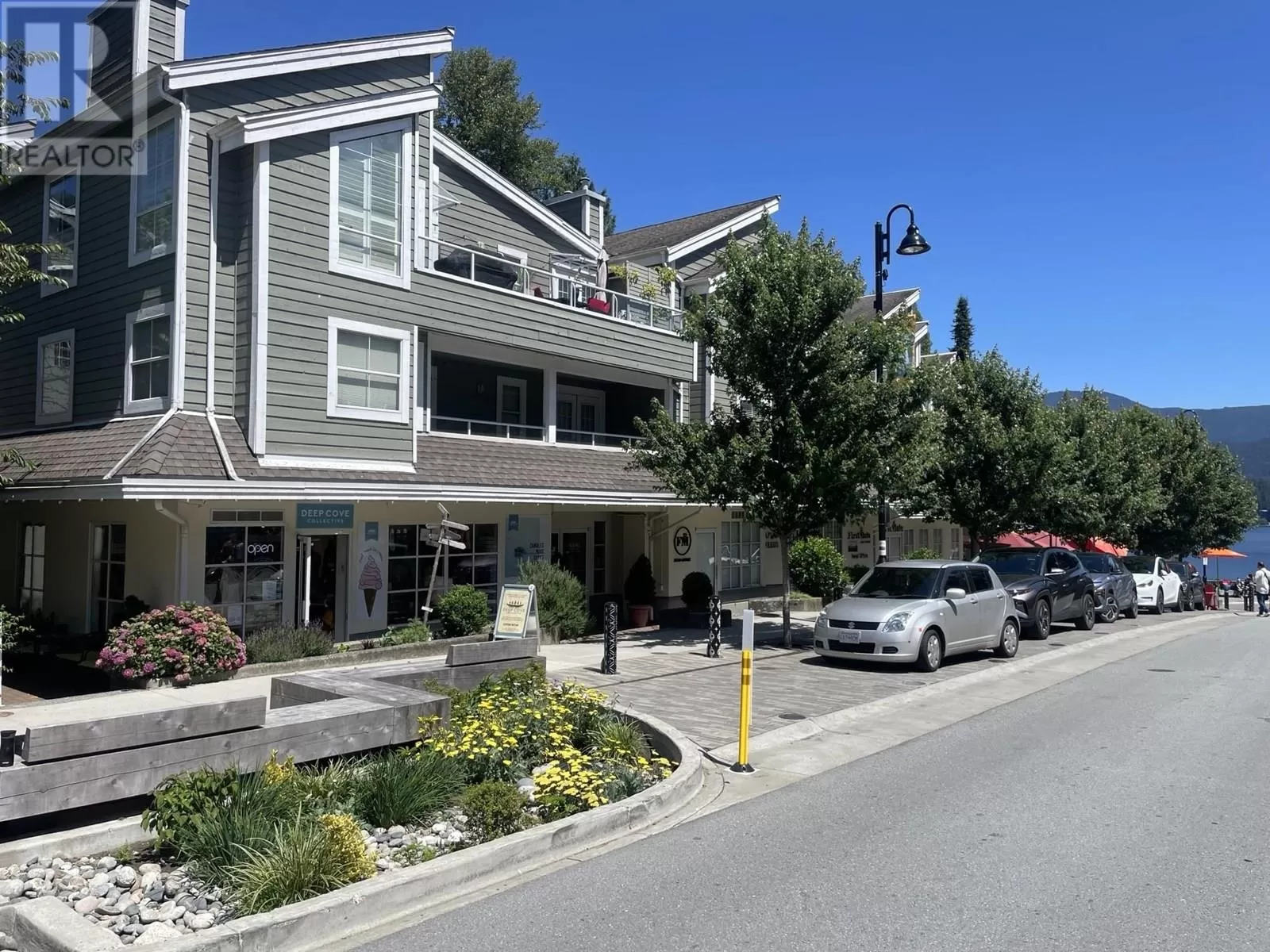 105c 4390 Gallant Avenue, North Vancouver, British Columbia V7G 1L2