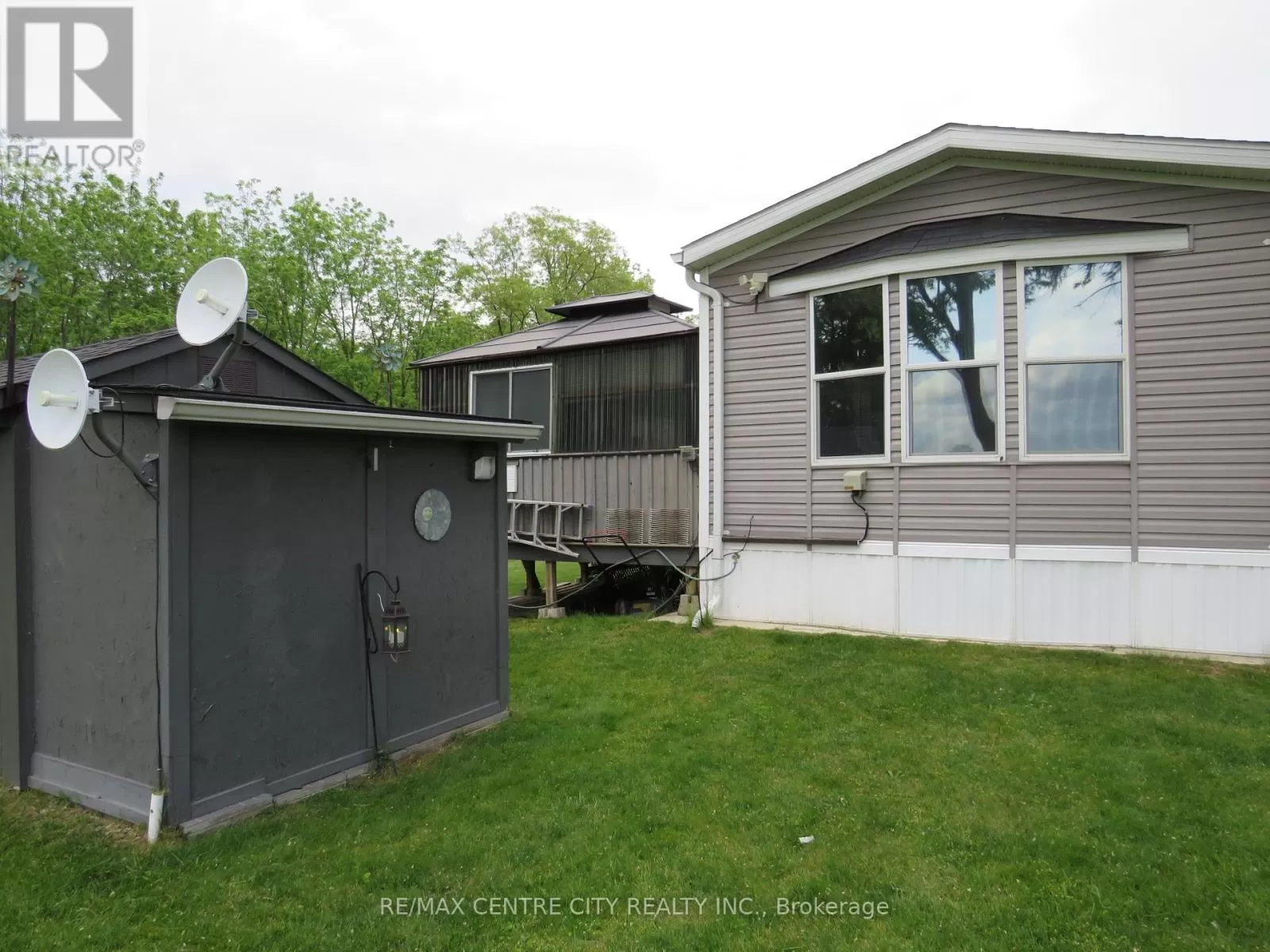 Mobile Home for rent: 106 - 15895 Longwoods Road, Chatham-Kent, Ontario N0P 1C0