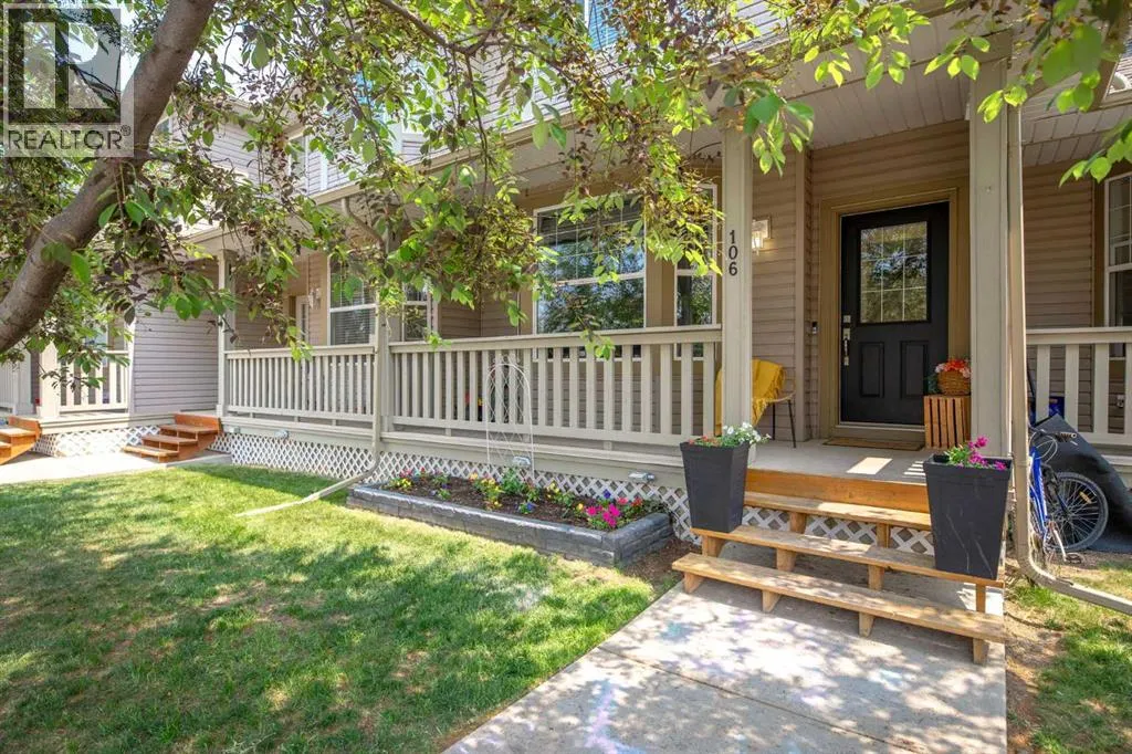 Row / Townhouse for rent: 106, 2006 Luxstone Boulevard, Airdrie, Alberta T4B 3C4