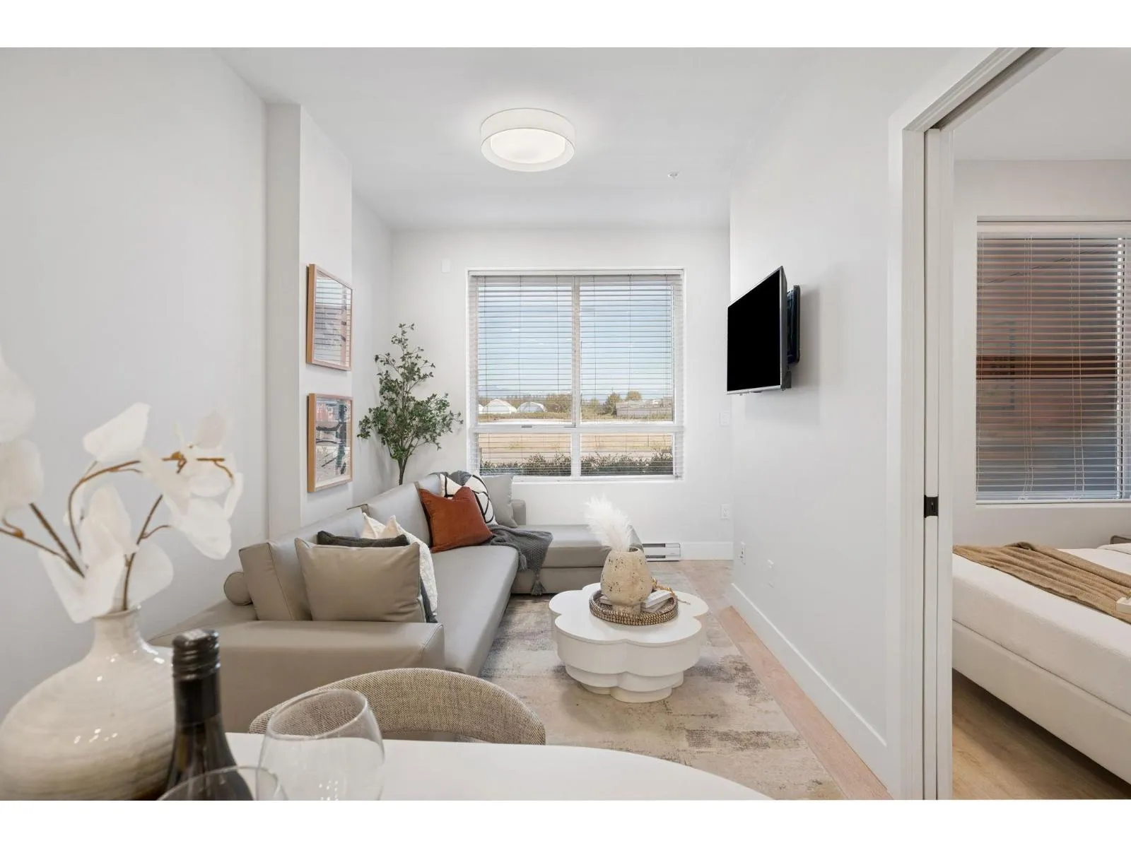 Apartment for rent: 106 20360 Logan Avenue, Langley, British Columbia V3A 0P5