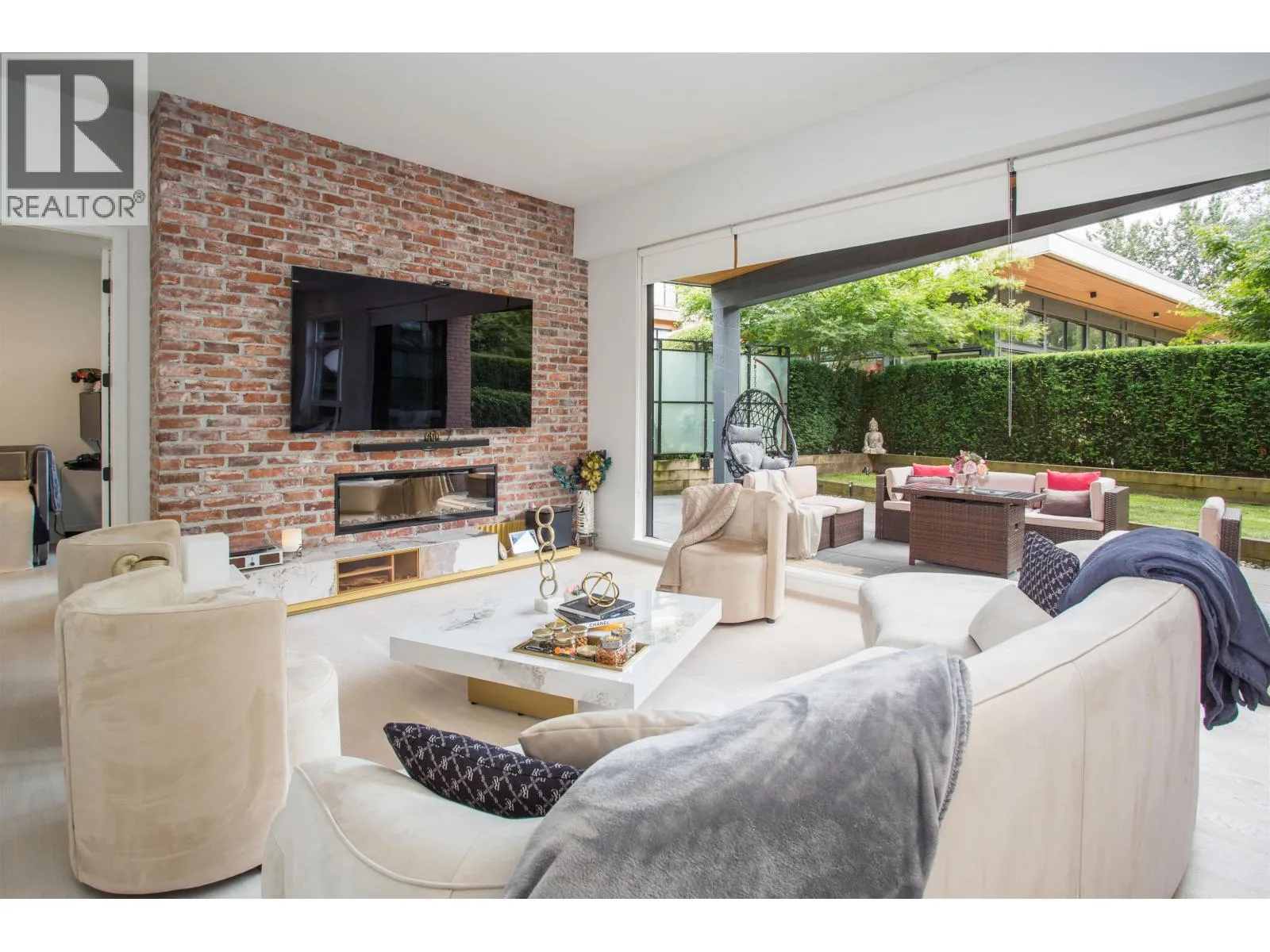 Apartment for rent: 106 300 Salter Street, New Westminster, British Columbia V3M 0L9