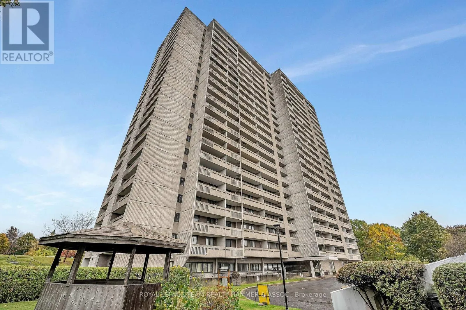 Apartment for rent: 106 - 415 Greenview Avenue, Ottawa, Ontario K2B 8G5