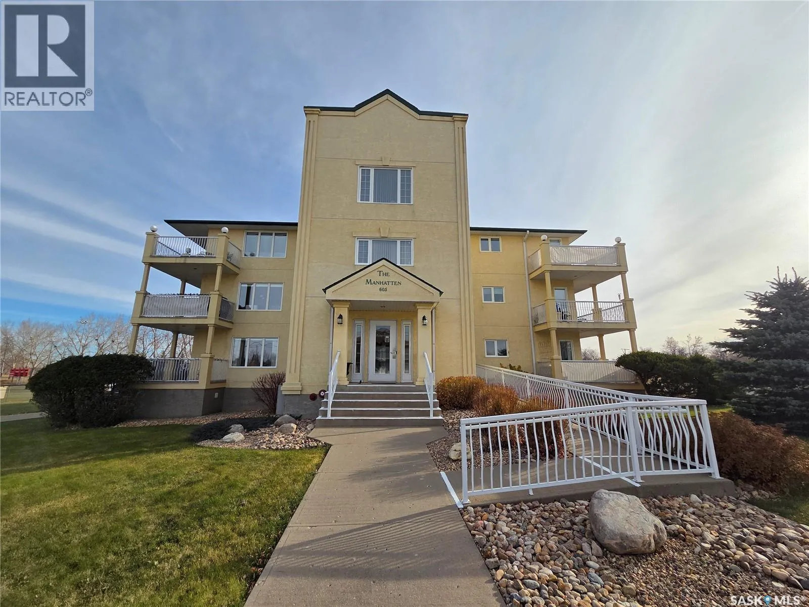 Apartment for rent: 106 - 605 3rd Avenue Ne, Moose Jaw, Saskatchewan S6H 0L6