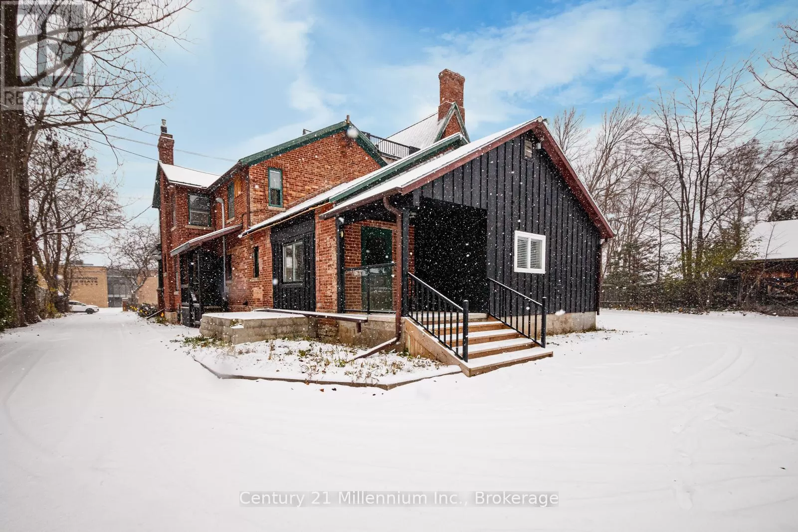 Residential Commercial Mix for rent: 106 - 637 Hurontario Street, Collingwood, Ontario L9Y 2N6