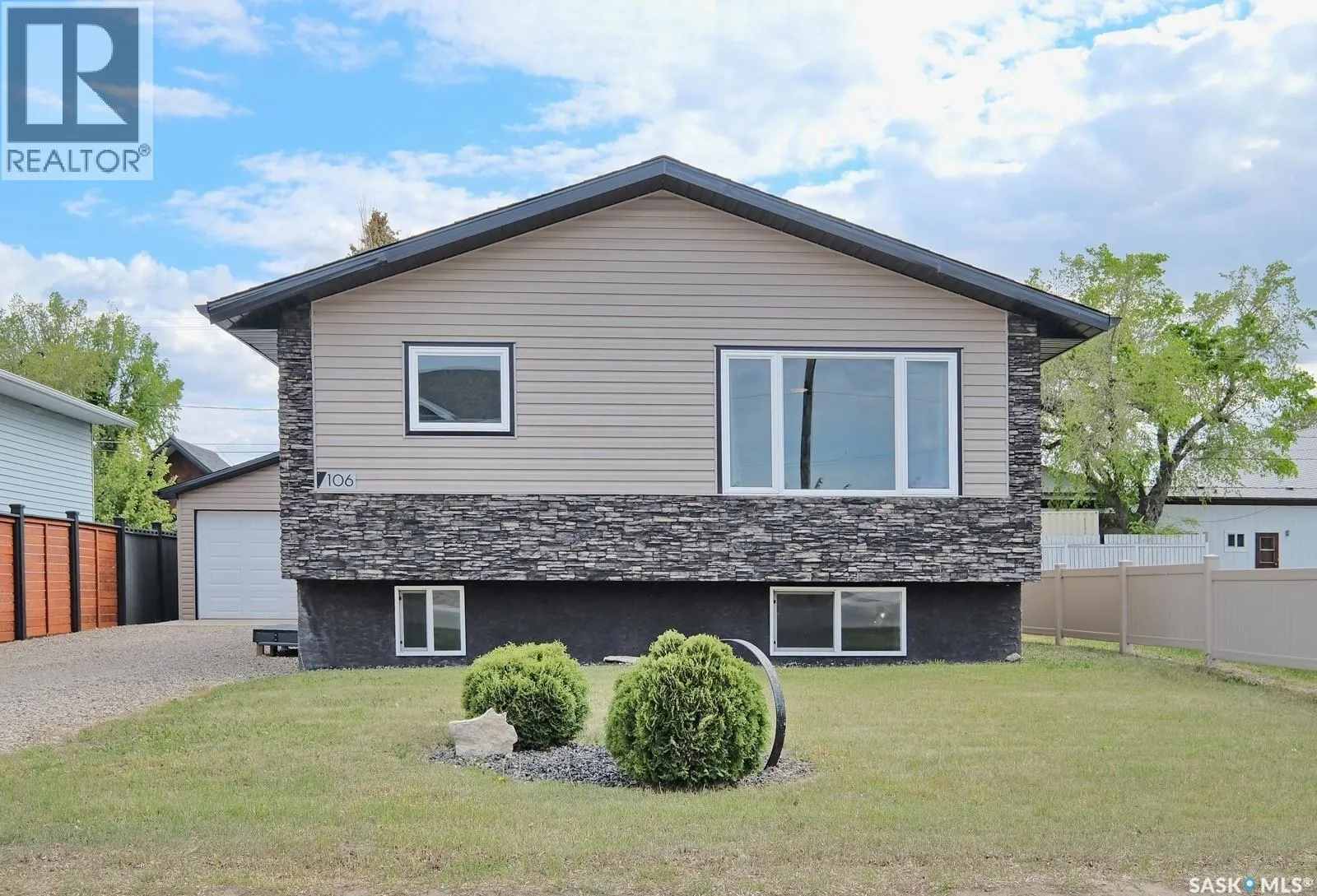 House for rent: 106 8th Avenue W, Biggar, Saskatchewan S0K 0M0