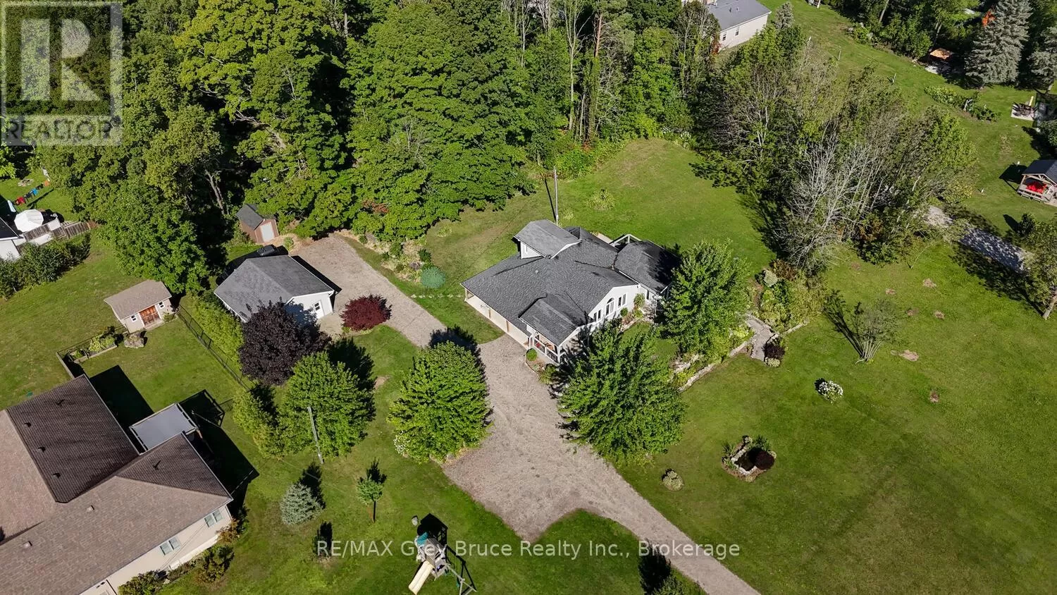 House for rent: 106 Drive-in Crescent, Georgian Bluffs, Ontario N4K 5N7