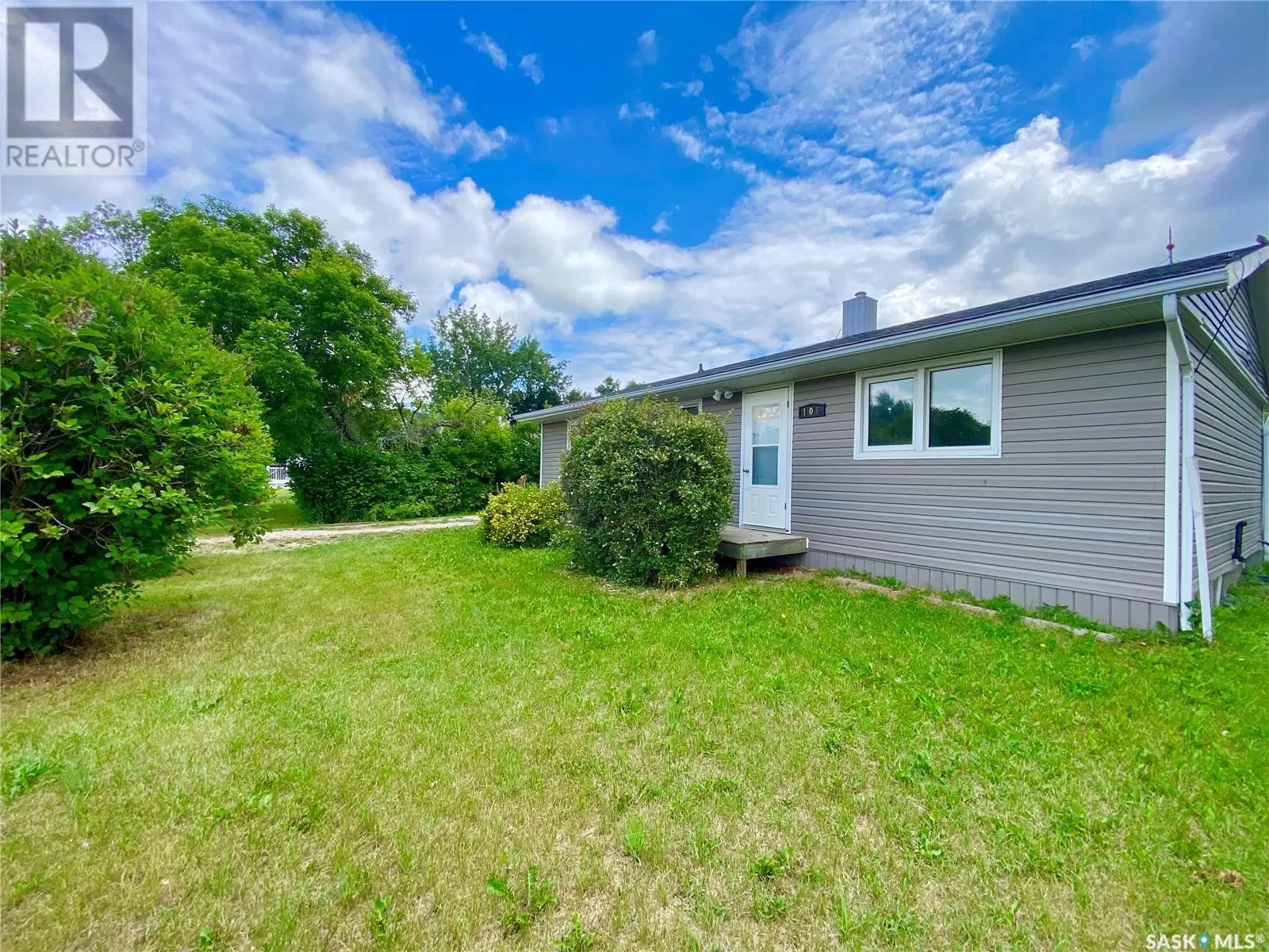 House for rent: 106 Main Street, Midale, Saskatchewan S0C 1S0