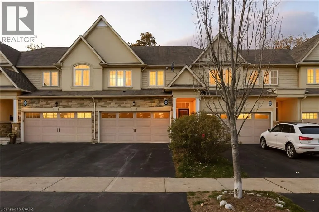 Row / Townhouse for rent: 106 Maplevale Drive, Ancaster, Ontario L9G 0C5