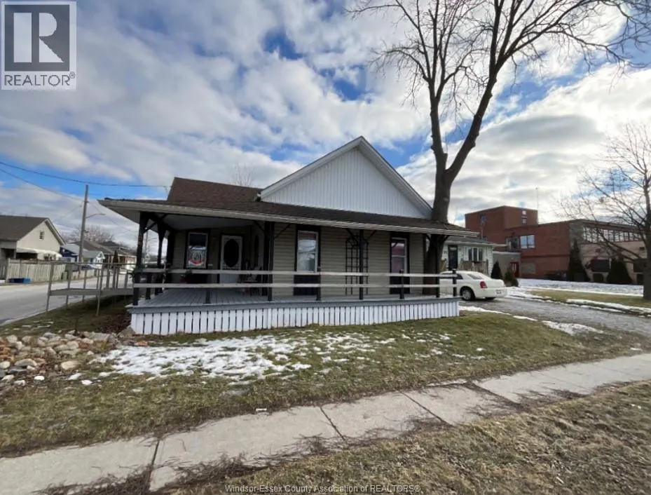 House for rent: 106 Park Avenue East, Chatham, Ontario N7M 3V4