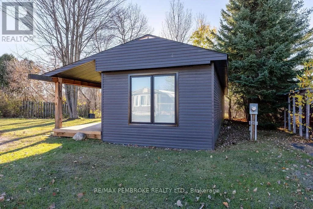 House for rent: 106 Pinehurst Estates, Petawawa, Ontario K8H 2H2