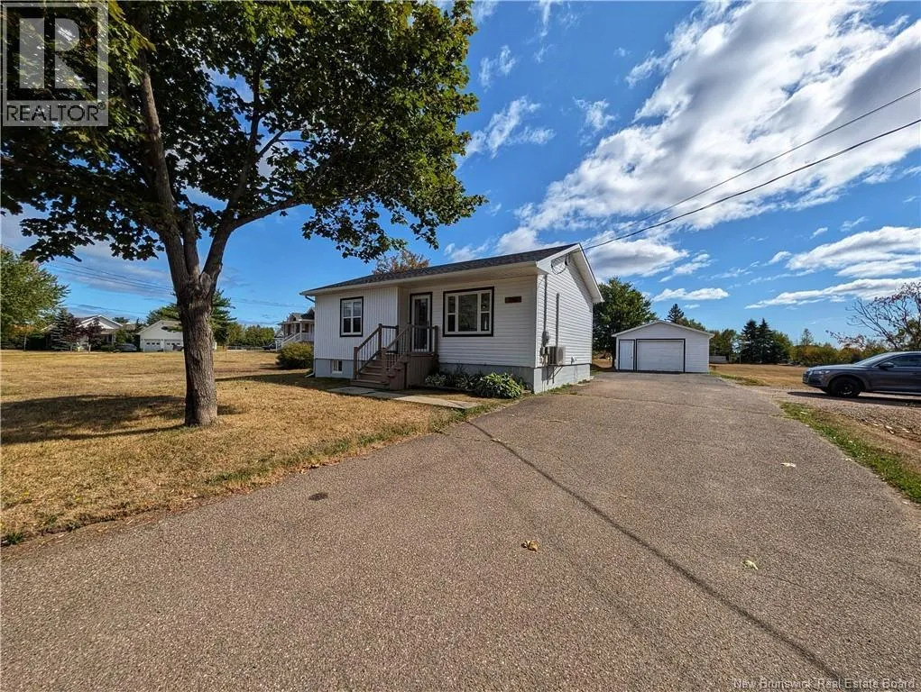 House for rent: 1060 Rue Louis G. Daigle, Tracadie, New Brunswick E1X 1C2