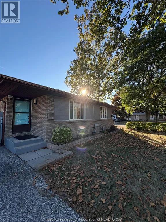 House for rent: 10605 Winslow Road, Windsor, Ontario N8R 1C4