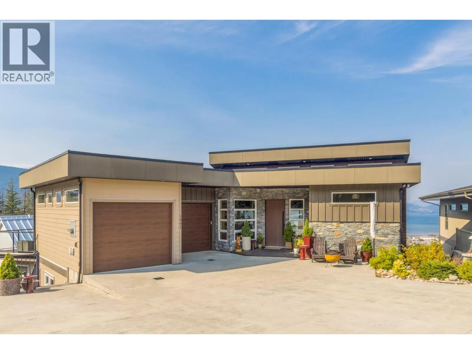 House for rent: 1061 19 Avenue Se, Salmon Arm, British Columbia V1E 0E6