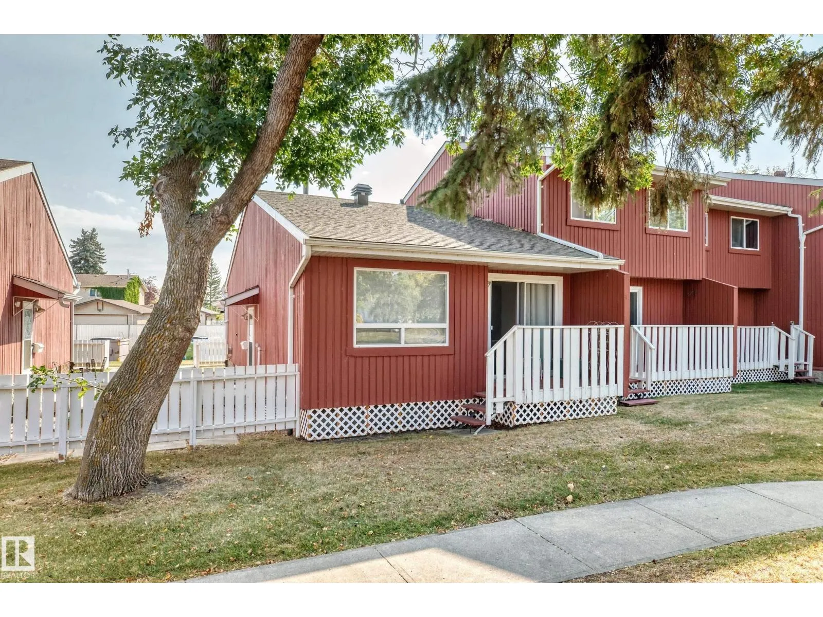 Row / Townhouse for rent: 10614 Beaumaris Rd Nw, Edmonton, Alberta T5X 3N4