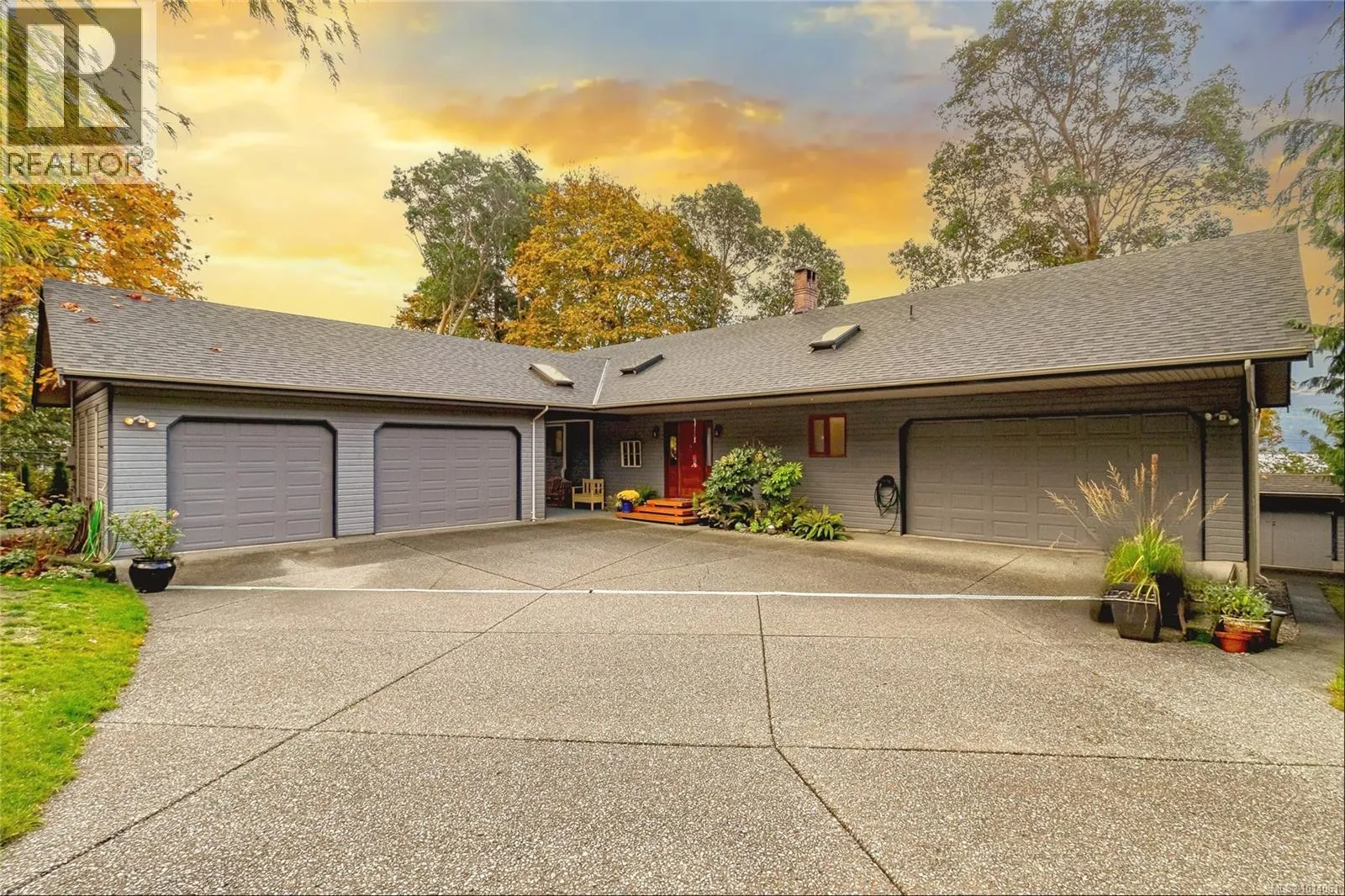 House for rent: 10662 Alder Cres, Youbou, British Columbia V0R 3E0