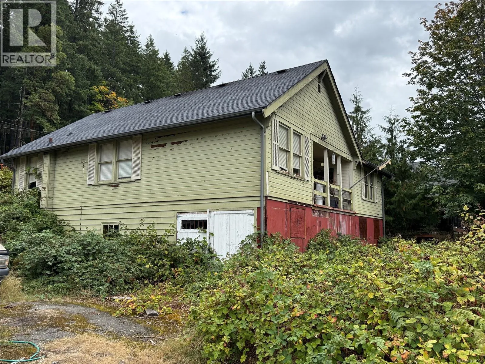 House for rent: 10667 Cedar Dr, Youbou, British Columbia V0R 3E1