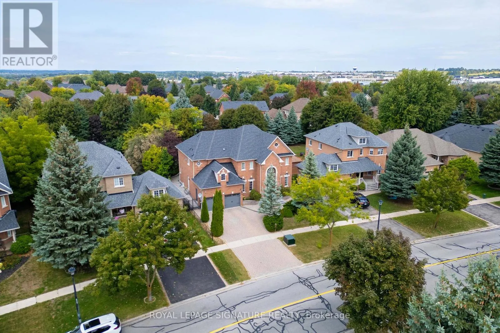 House for rent: 1067 Ivsbridge Boulevard, Newmarket, Ontario L3X 1N3