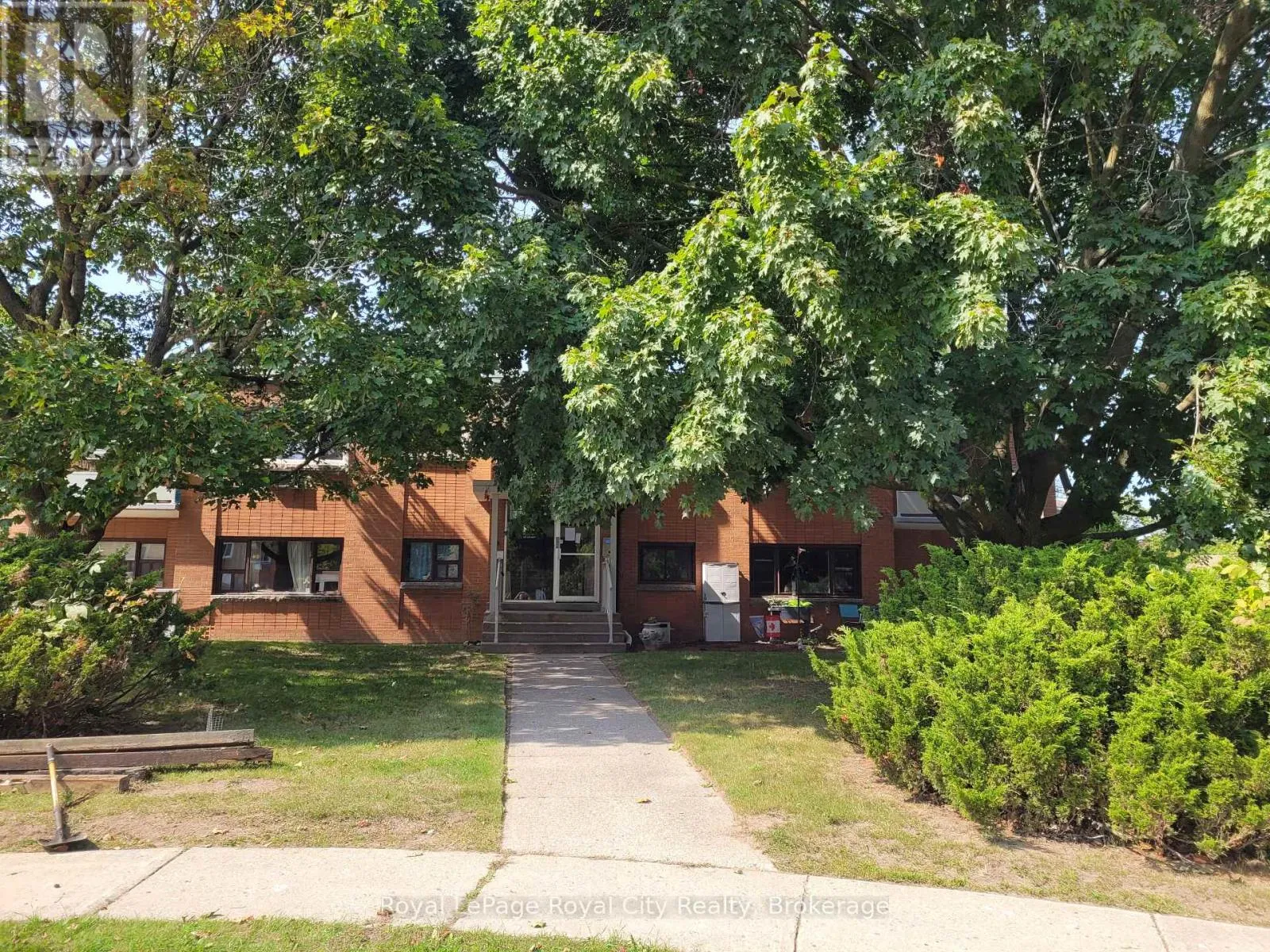 Apartment for rent: 107 - 1 Sunnylea Crescent, Guelph, Ontario N1E 1W1