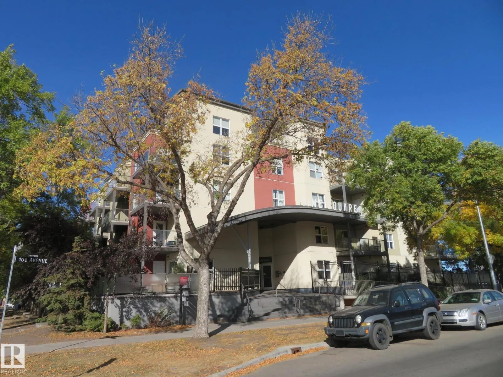 Apartment for rent: #107 10118 106 Av Nw, Edmonton, Alberta T5H 0B8