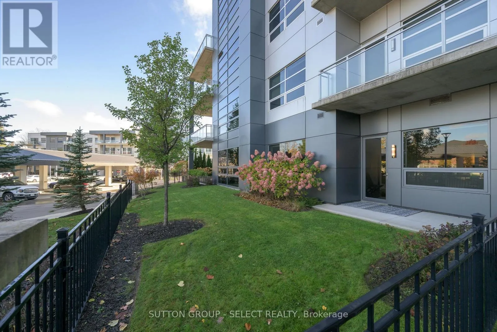 Apartment for rent: 107 - 1705 Fiddlehead Place, London North, Ontario N6G 0S1