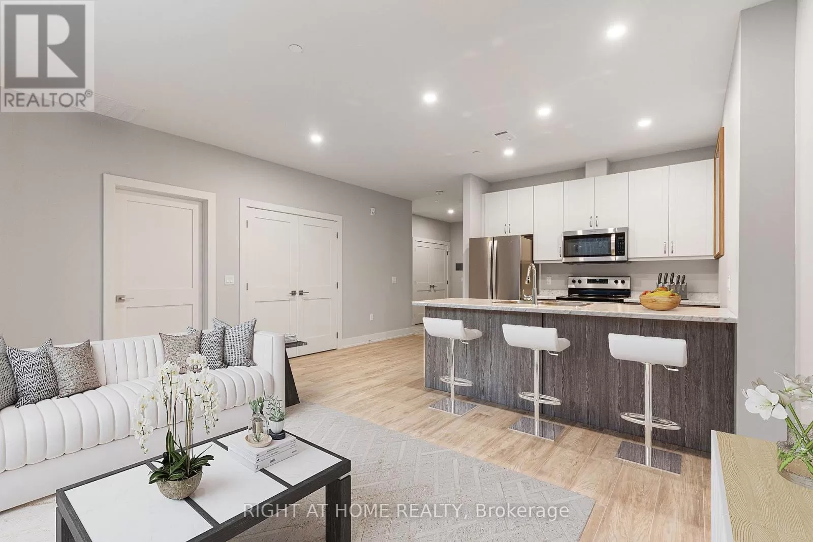 Apartment for rent: 107 - 18 Campus Trail, Huntsville, Ontario P1H 1C6