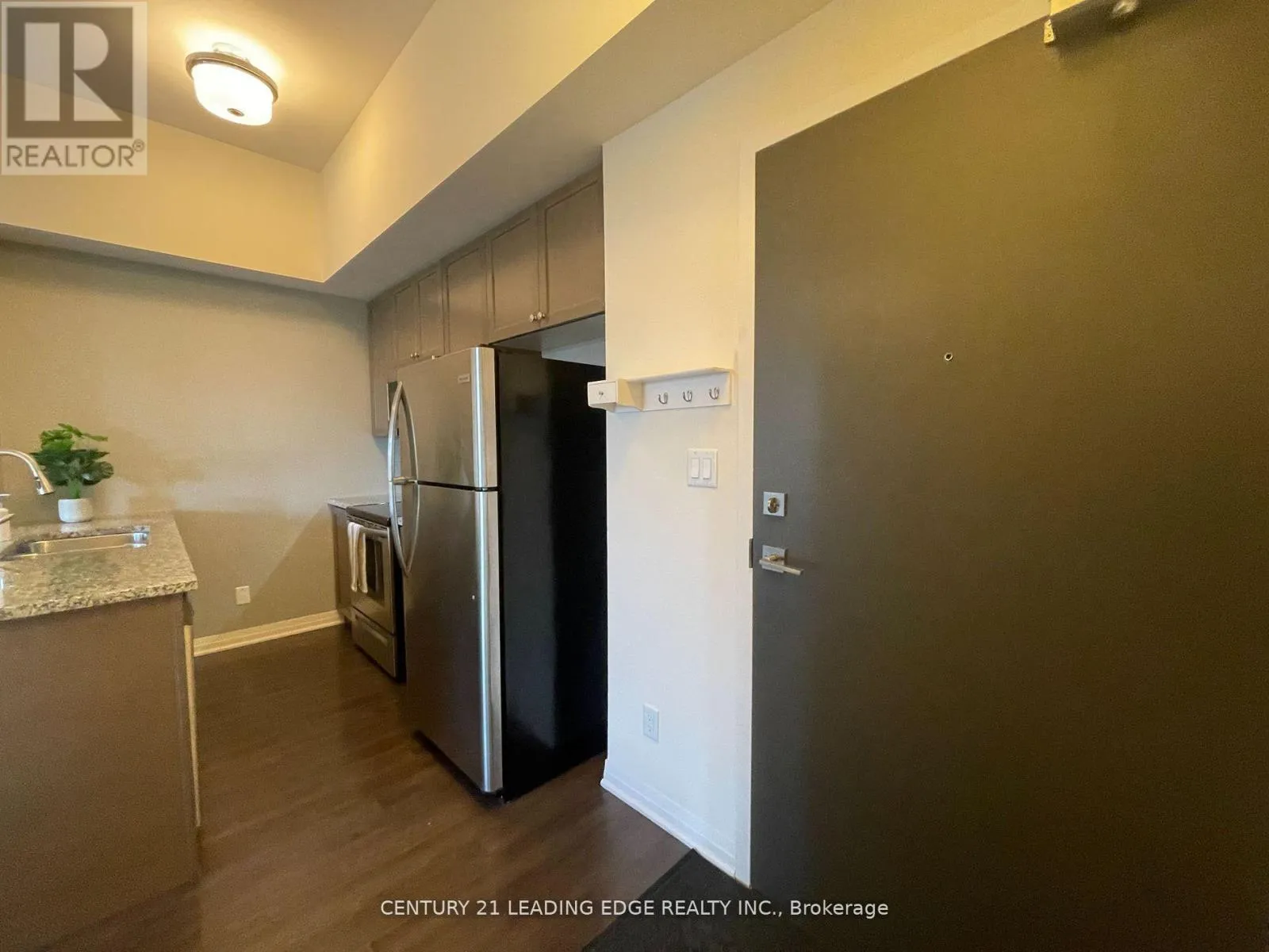 Apartment for rent: 107 - 2 Adam Sellers Street, Markham, Ontario L6B 1P2