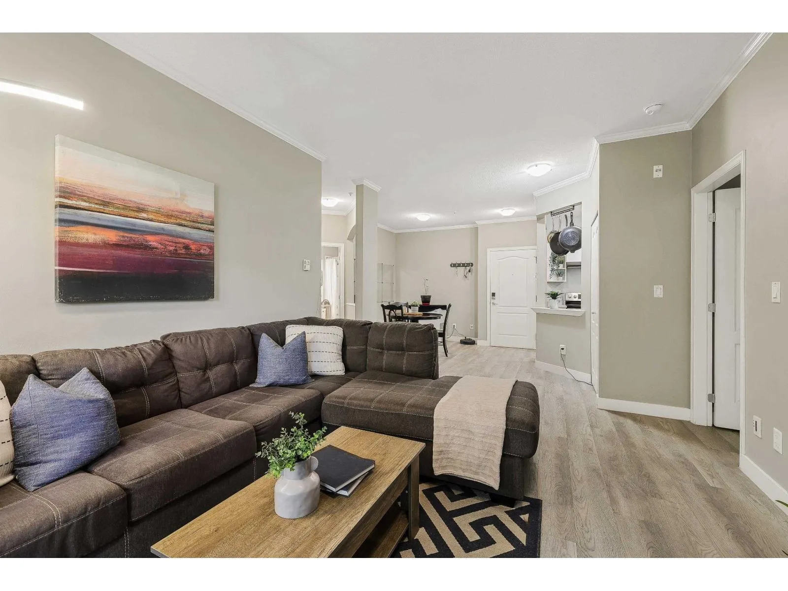 Apartment for rent: 107 20239 Michaud Crescent, Langley, British Columbia V3A 8L1