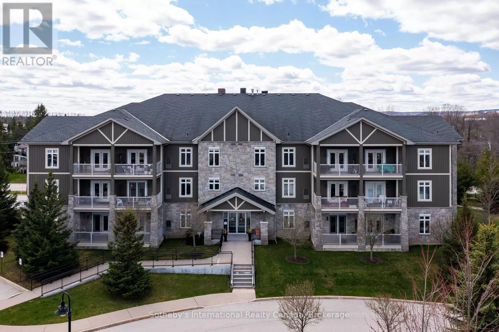 Apartment for rent: 107 - 25 Beaver Street, Blue Mountains, Ontario N0H 2P0