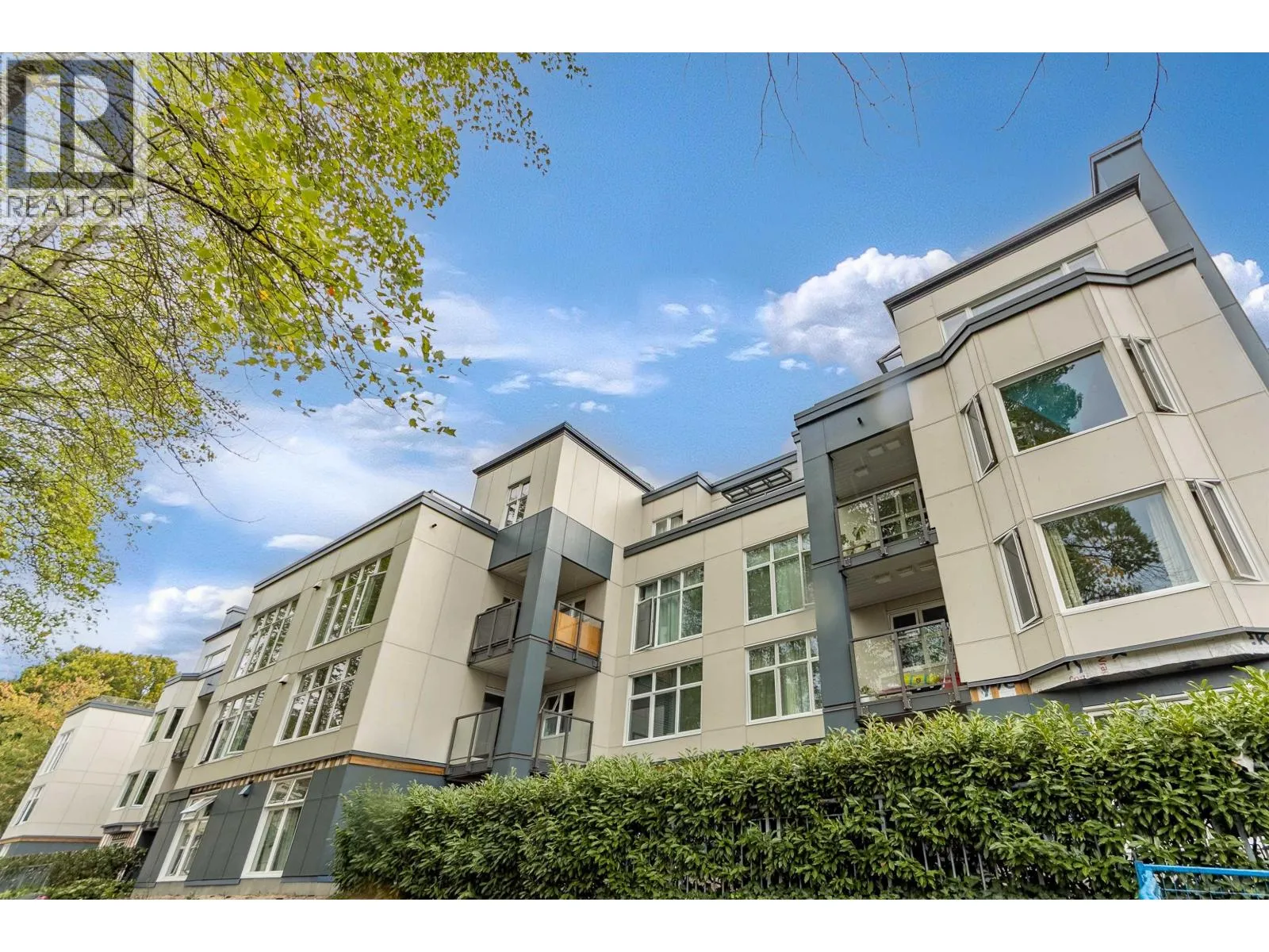 Apartment for rent: 107 2533 Penticton Street, Vancouver, British Columbia V5M 4T8