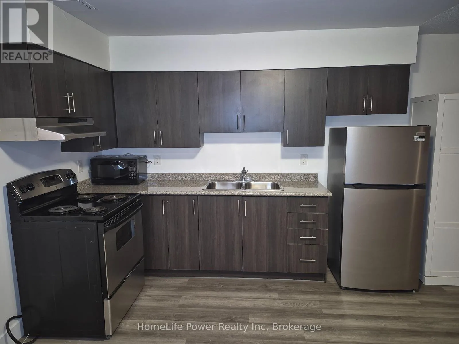 Other for rent: 107 - 27 Bridge Street, Brantford, Ontario N3T 3C9