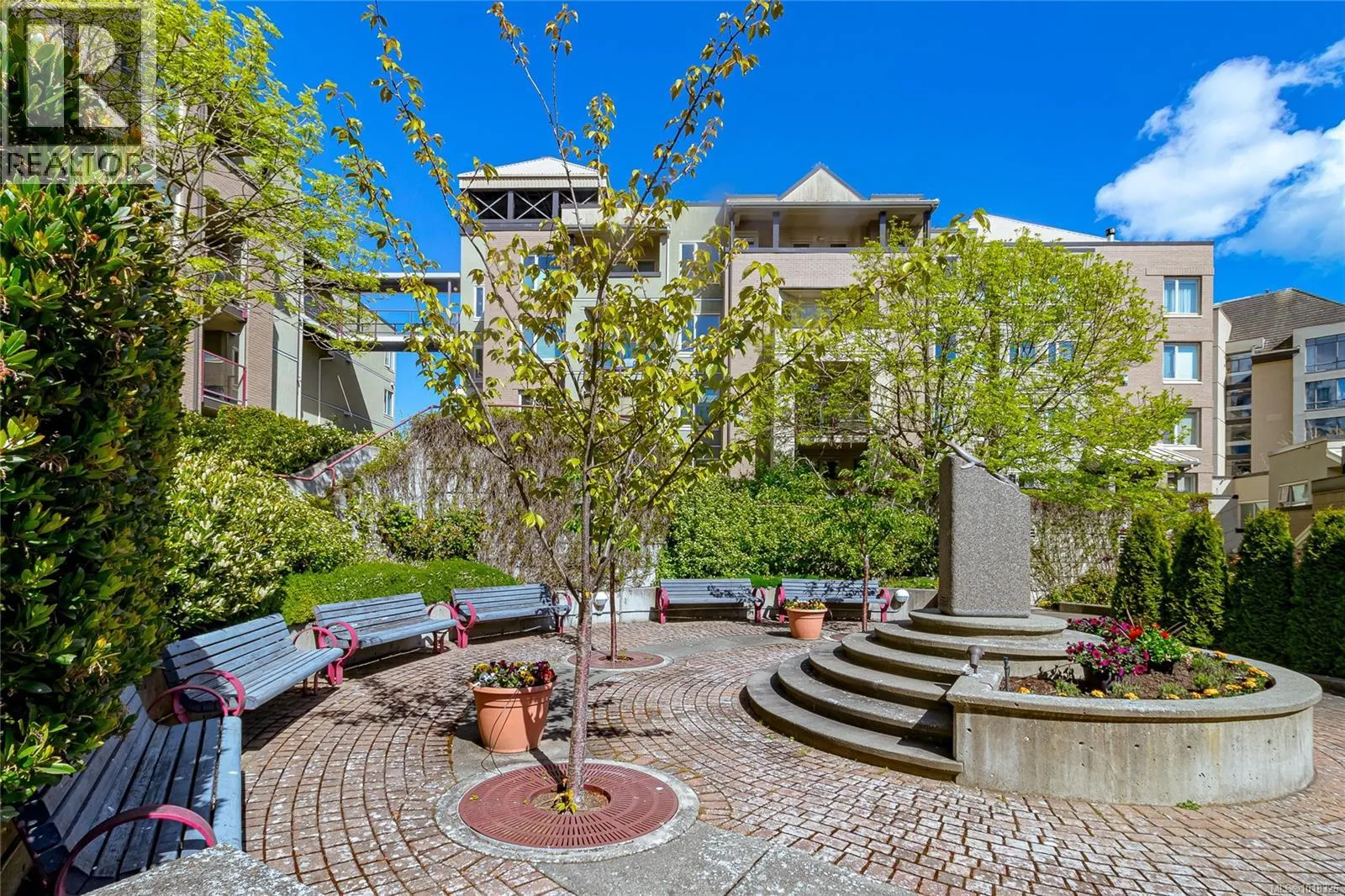 Apartment for rent: 107 27 Songhees Rd, Victoria, British Columbia V9A 7M6