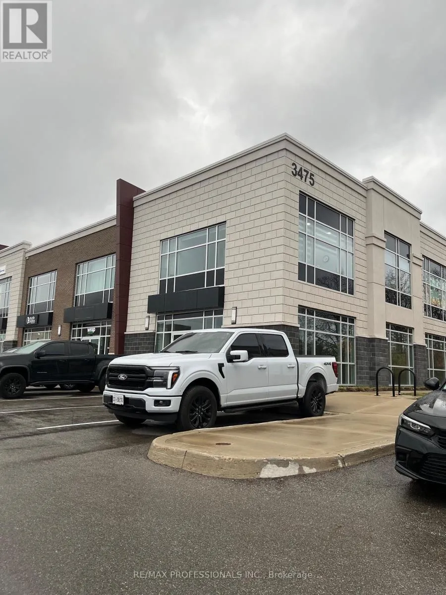 Retail for rent: 107 - 3475 Rebecca Street, Oakville, Ontario L6L 6X9