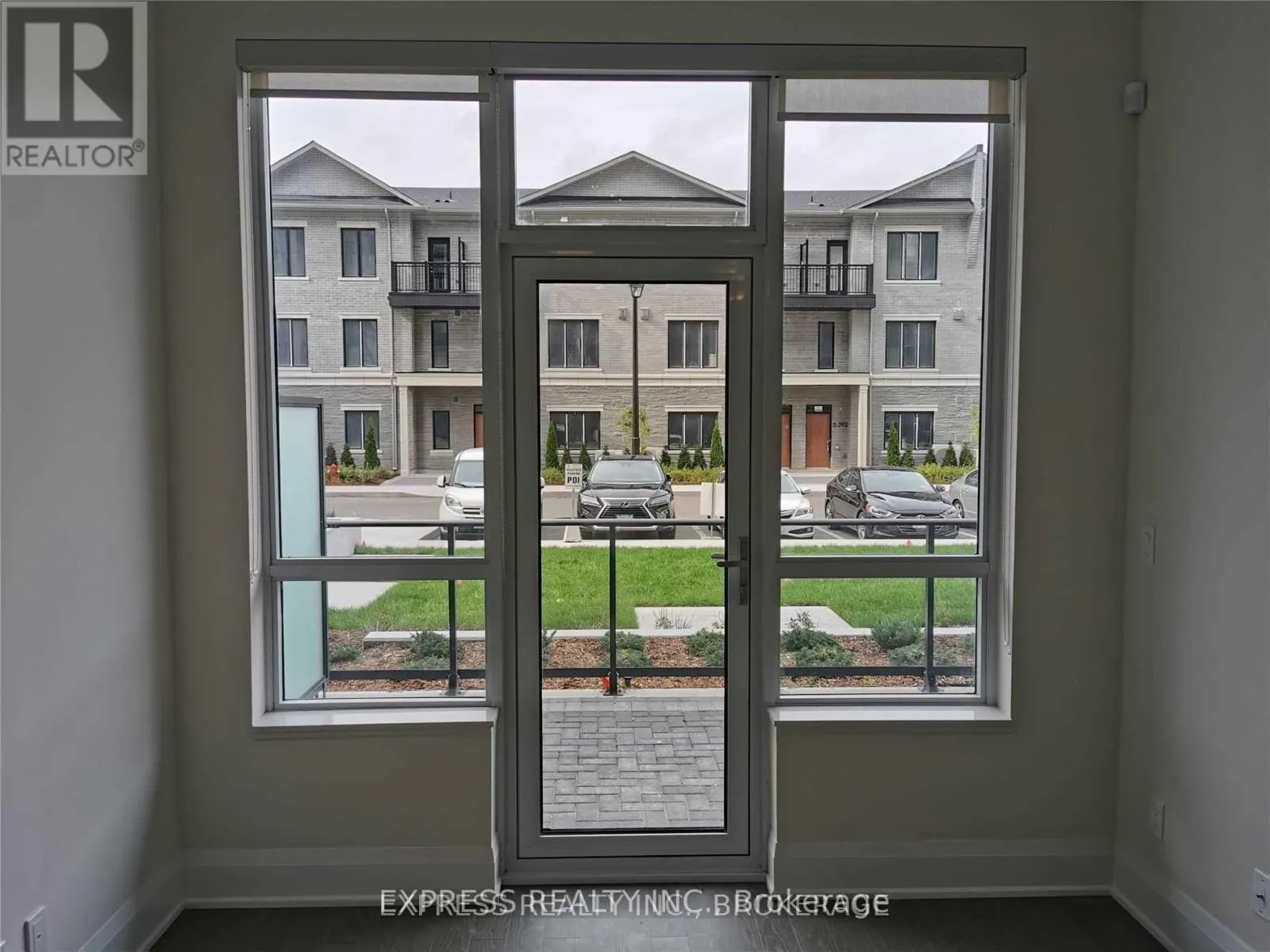 Apartment for rent: 107 - 396 Highway 7 Road E, Richmond Hill, Ontario L4B 0G7