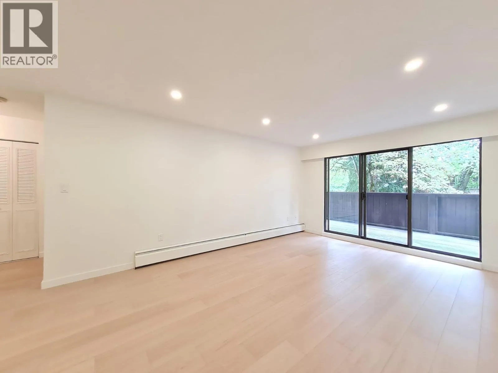 Apartment for rent: 107 6560 Buswell Street, Richmond, British Columbia V6Y 2G7