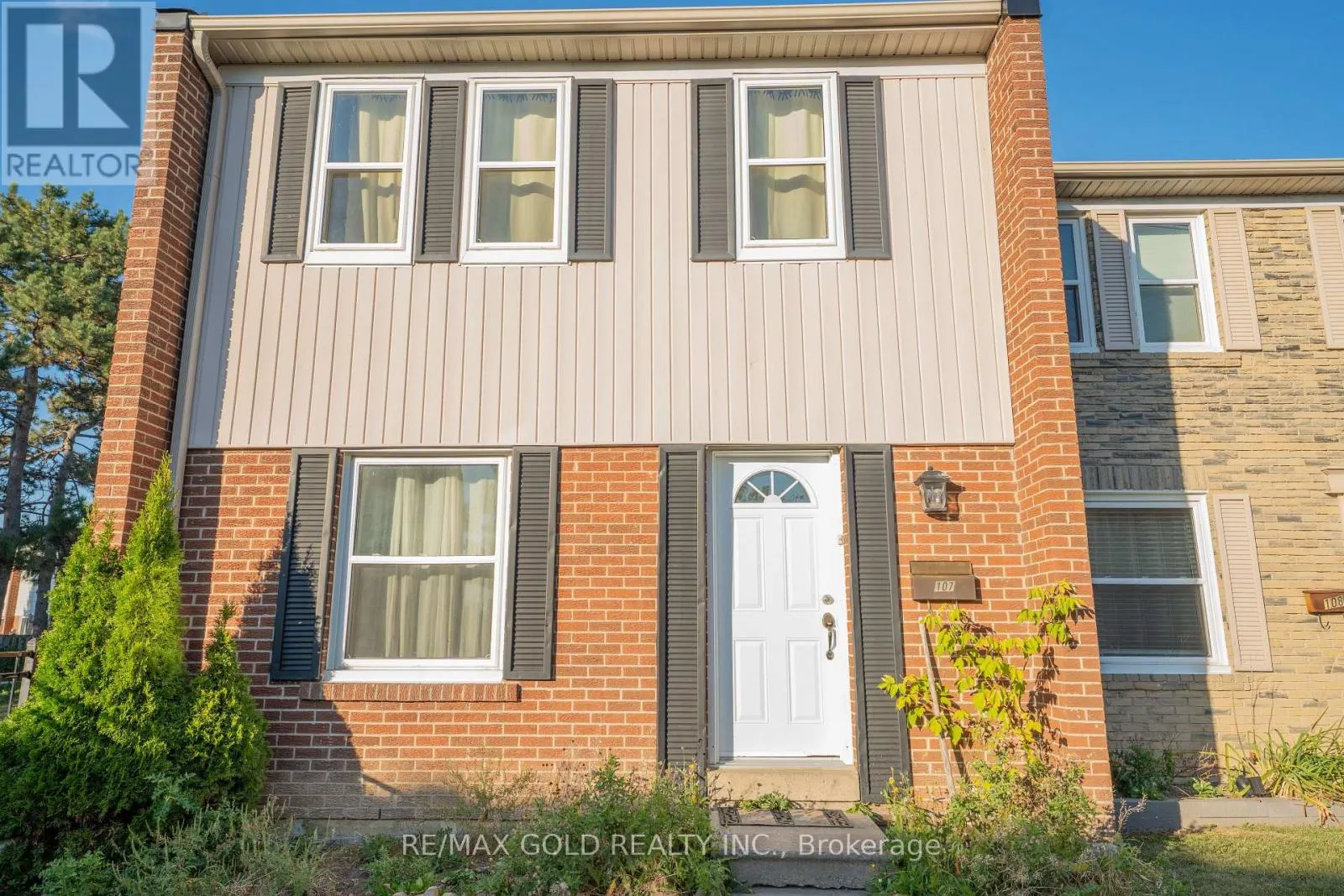 Row / Townhouse for rent: 107 - 900 Central Park Drive, Brampton, Ontario L6S 3J6